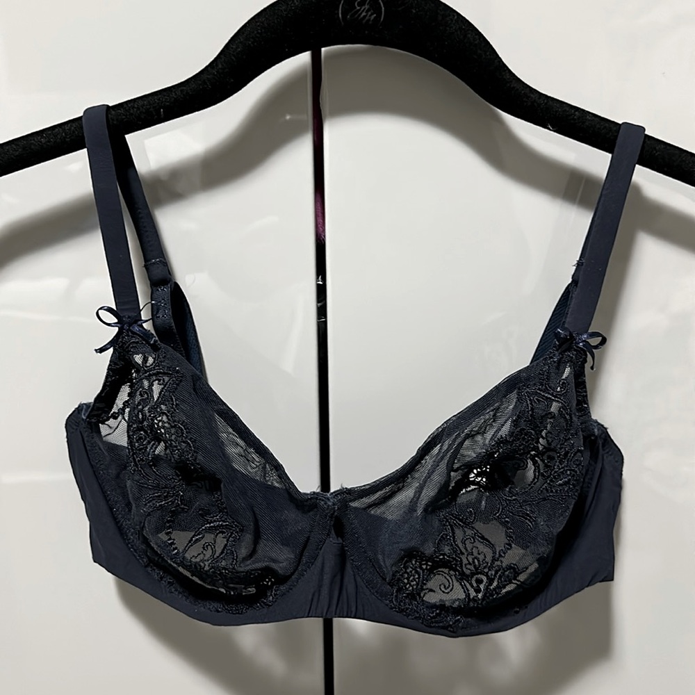 La Perla lace underwire bra size 34B in Navy
